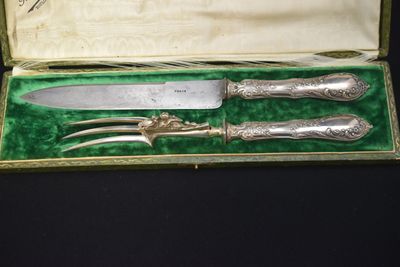 NECESSAIRE à découper en argent fourré, poinçon minerve.