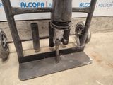 a picture of a machine that is sitting on the ground