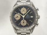 une image d'une montre en gros plan sur fond blanc
