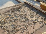 une photo d'un morceau de bois sur le pont d'un bateau