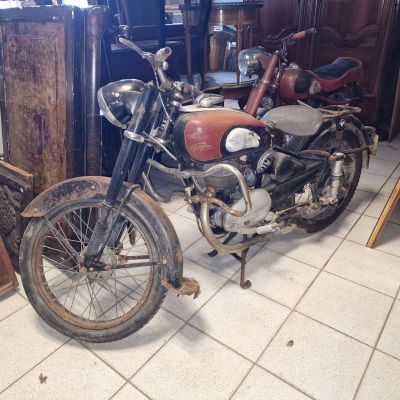 Monet Goyon M2VT de 1953. Moteur 200 cmc 2 temps.