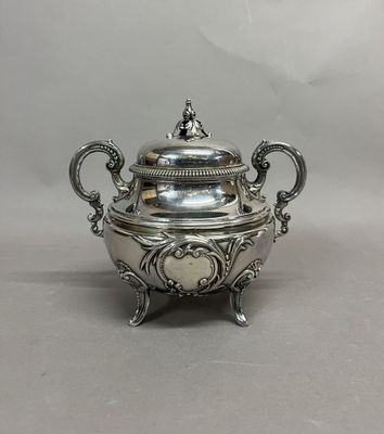 Sucrier en argent à intérieur vermeillé de style Louis XV, l… - Photo 1