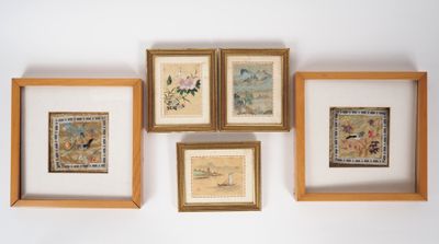 Chine, XXe siècle, Cinq éléments en tissu, dont trois encres…