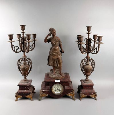 Pendule en marbre rouge et jeune fille en régule.