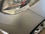 a sticker on the hood of a car that says vpauto