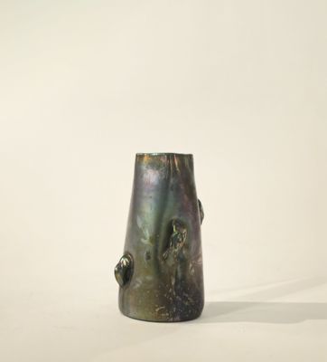 MASSIER (1850-1926) Vase de forme conique en céramique émail…
