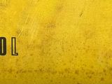 a picture of a yellow box with the words summer on it