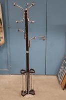 Porte manteau vintage en métal chromé, métal laqué marron et…