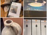 quatre photos représentant différents objets, notamment un vase, une lampe, une télécommande et d'autres objets