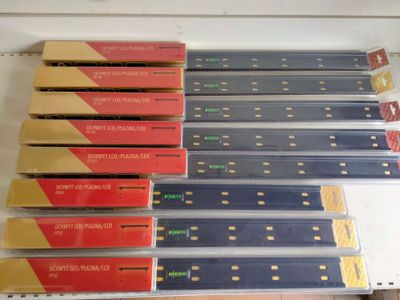 8 supports muraux TV avec bulle de niveau