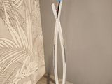 an image of a floor lamp with a cord attached to it