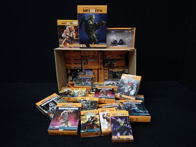 un grand nombre de livres posés sur une table