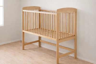 Un lit pour enfants avec ouverture, coulissante, sommier, ré…