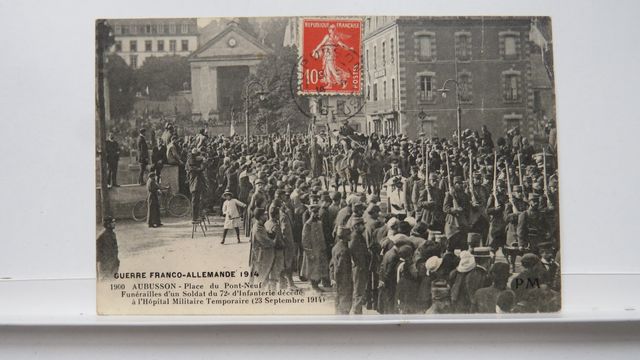 GFA : PM 1900. Aubusson. Place du Pont-Neuf. Funérailles d’un sol...