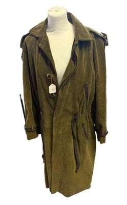 une image d'un manteau sur un mannequin mannequin mannequin mannequin mannequin mannequin mannequin mannequin mann