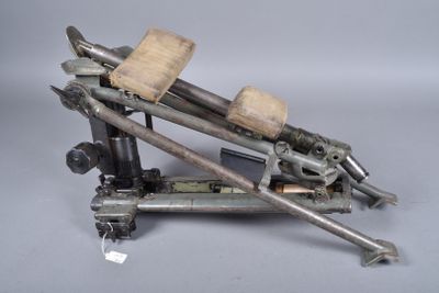 une machine posée sur une table