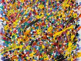 une peinture abstraite représentant des éclaboussures de peinture multicolores sur une surface blanche