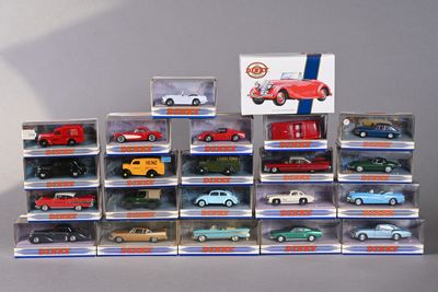 DINKY MATCHBOX. Dans un carton, ensemble de 22 petites voitu…