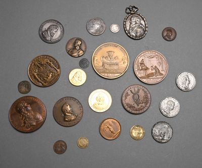 a lot of coins that are on the table