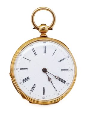 une montre de poche en or avec des chiffres romains sur le cadran