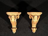 paire de corbeilles anciennes en bois sculpté