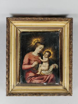 une peinture représentant une femme tenant un bébé sur ses genoux