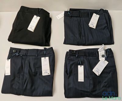 trois paires de pantalons noirs pour homme, encore étiquetés