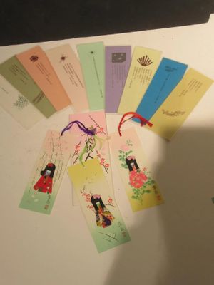 a picture of a bunch of bookmarks that are on a table