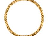 un collier en or avec une chaîne sur fond blanc