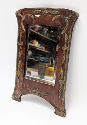 MIROIR en bois de placage à décor en plaquette de laiton fig…