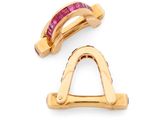 deux paires de boucles d'oreilles à clip plaquées or et serties de rubis