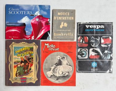 un grand nombre de livres posés sur une table