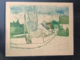 dessin représentant une scène de rue avec une maison et des arbres en arrière-plan