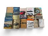 un grand nombre de livres empilés les uns sur les autres