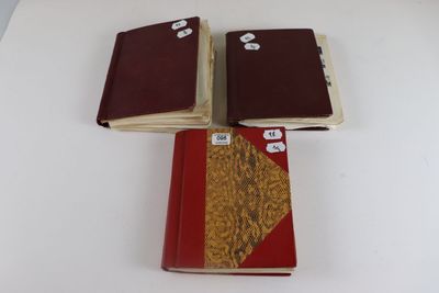 1 classeur Monaco timbres neufs avec et sans charnières cote…