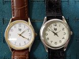 Trois types de montres différents sont présentés sur un fond bleu