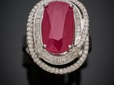 Bague ovale en rubis et diamants