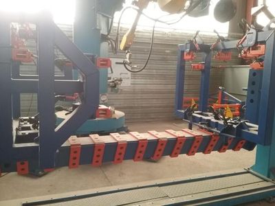a picture of a machine that is working on a piece of wood