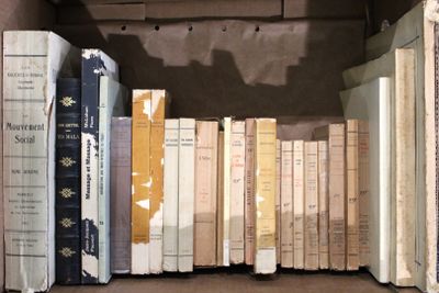 [Varia] - Un carton d'ouvrages divers, dont notamment : KNIT…