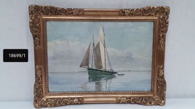 une image d'un tableau représentant un voilier dans l'eau