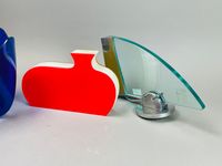Réunion de deux vases et d'une applique comprenant : (photo 3)