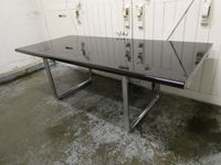 CASTELLI - Bureau modèle "LC" en bois laqué et piétement en … (photo 2)