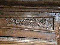 Armoire en chêne mouluré et sculpté, à décor d'une légion d'… (photo 4)