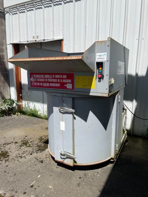 Compacteur à cartons TECHVAL, type VALPAK, année 2004 (carte…