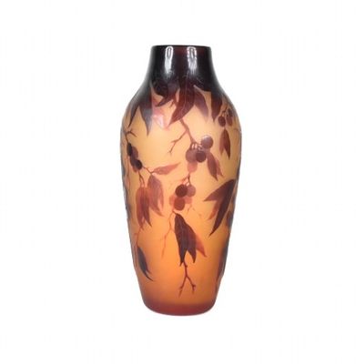 a vase that has a picture of a bird on it