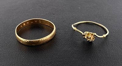 Ensemble en or jaune 750 millièmes comprenant une alliance gravée à l' - Photo 1