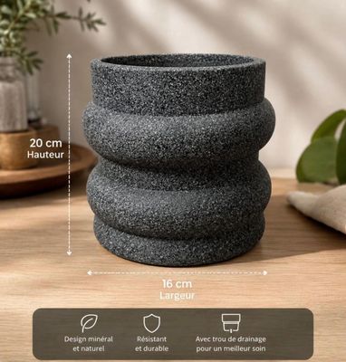 Lot de 4 jolies vases noir