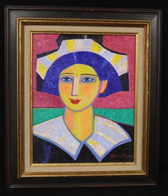 un tableau représentant une femme coiffée d'un chapeau bleu sur fond rose