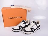 baskets Louis Vuitton noires et blanches