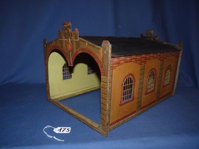 Bing : Ancien grand hangar en tôle pour locomotives en bon é…